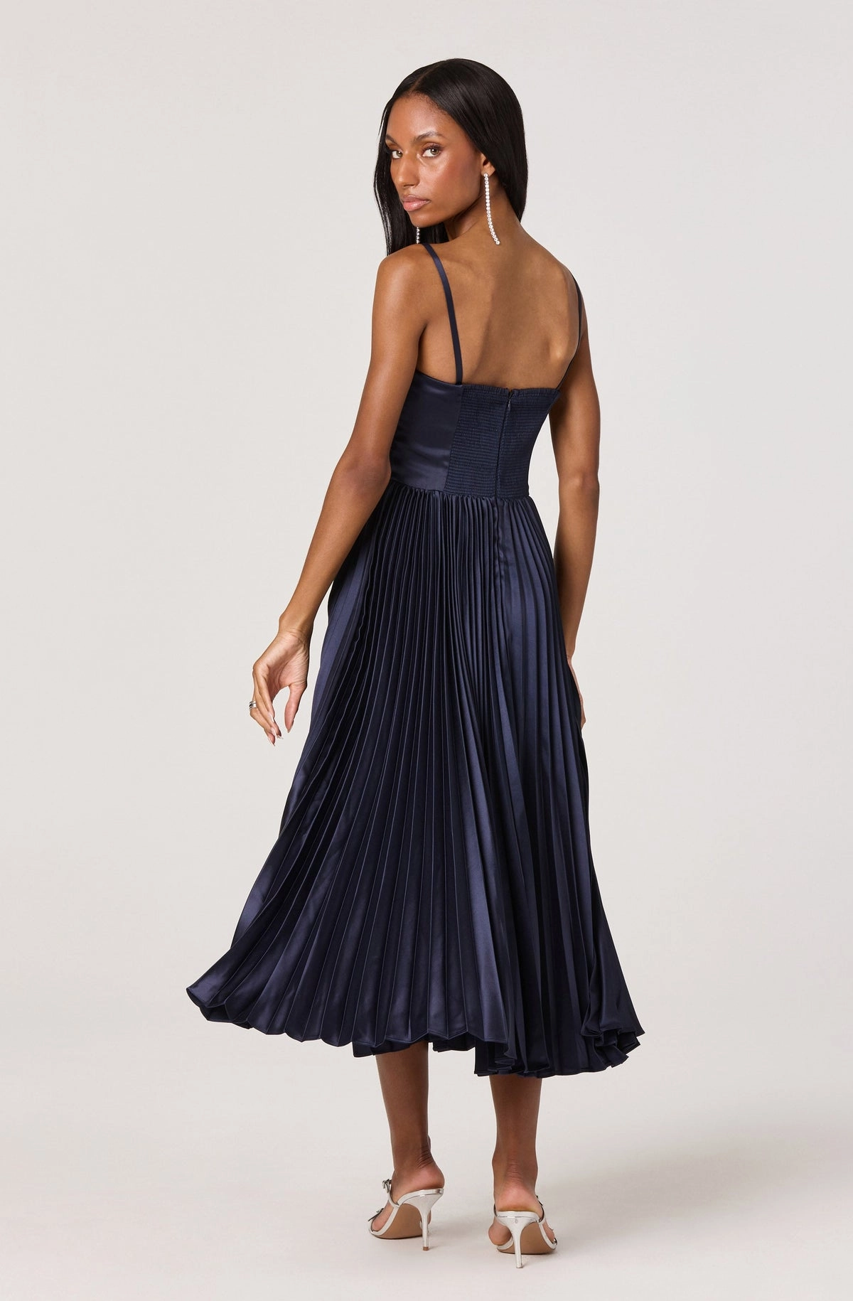 CrinkleResistantWeave Ascella Sweetheart Pleated Midi Dress in Navy