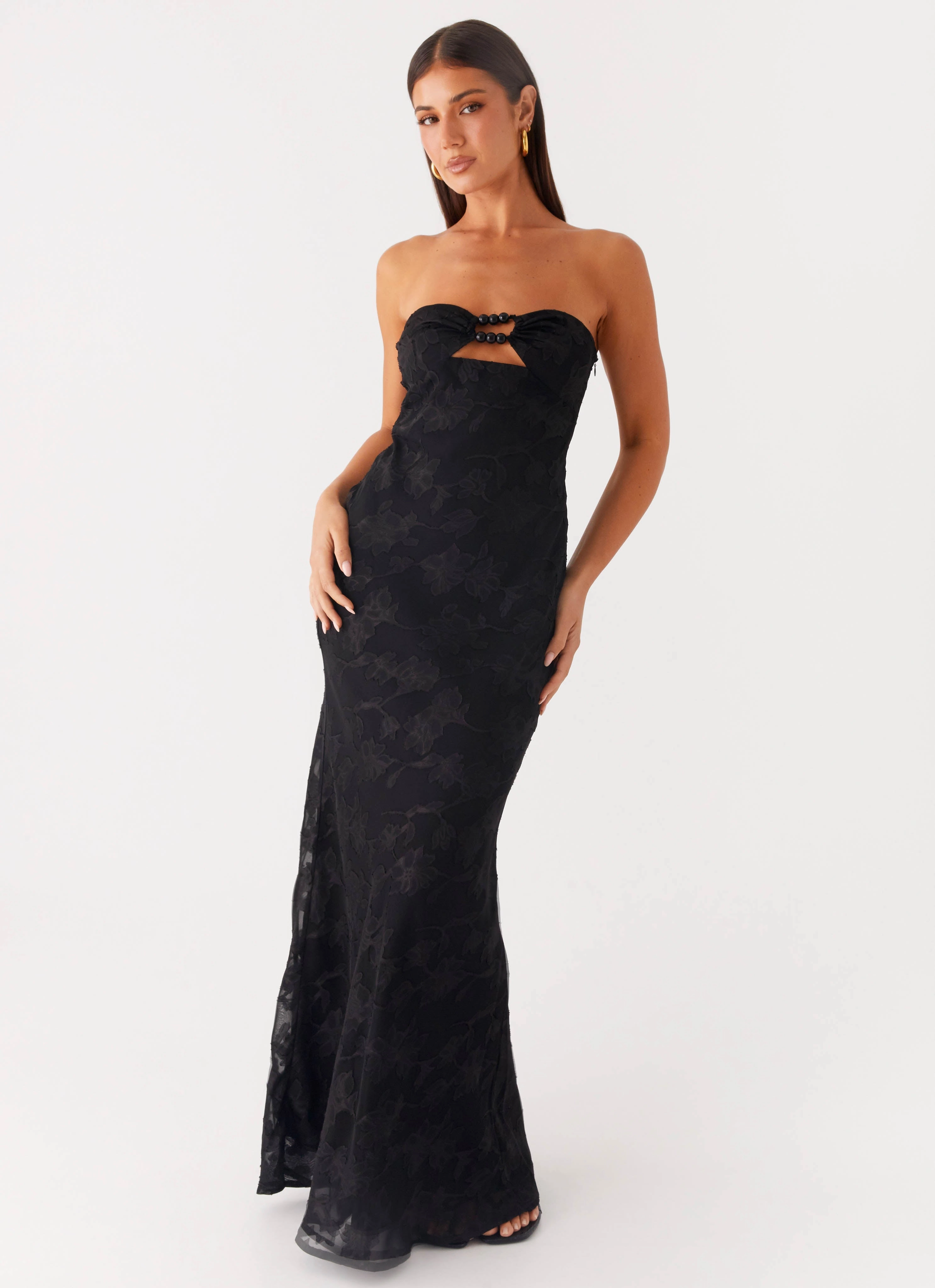 Feminine flowing piece Lunar Maxi Dress - Black
