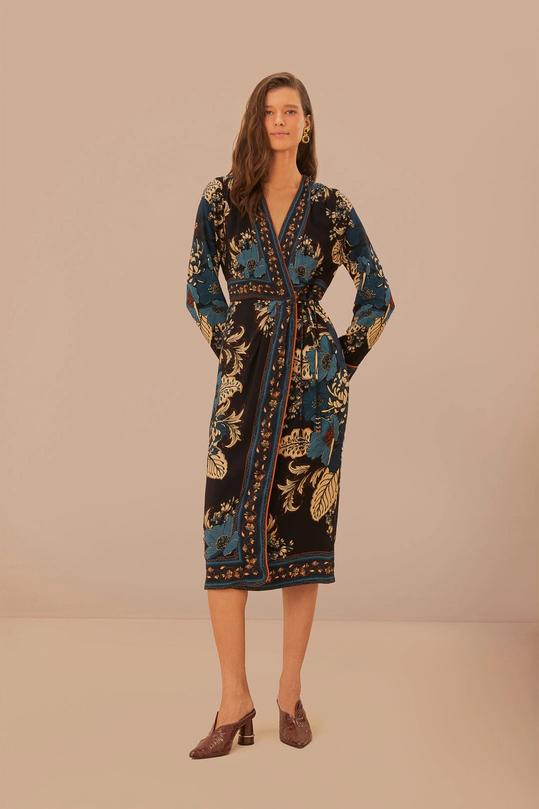 Influencer-Approved Smooth Drape Blossom Tapestry Midi Dress in Black
