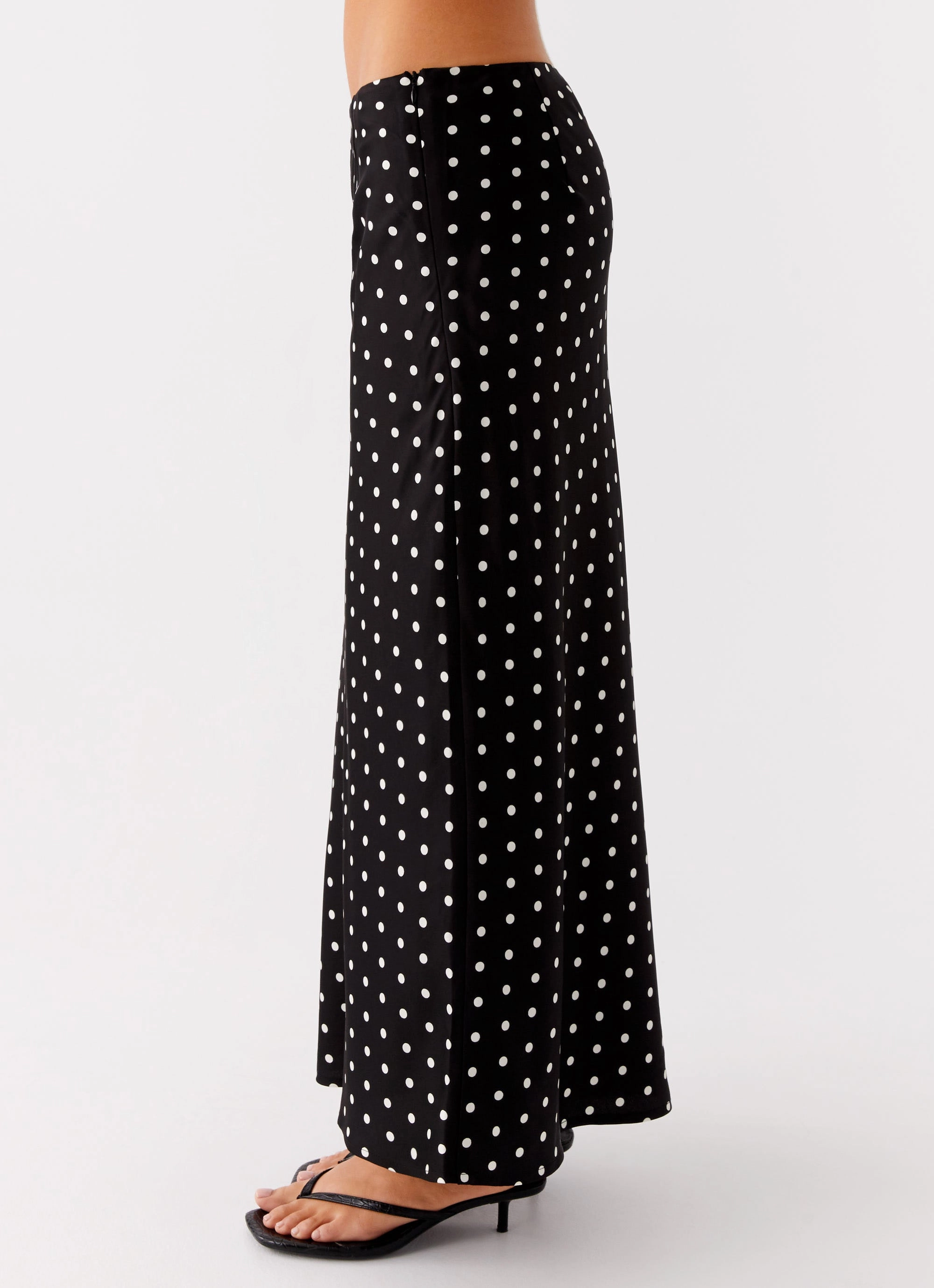 Reinforced Hemline Figure Flattering Breanne Midi Skirt - Black Polka Dot