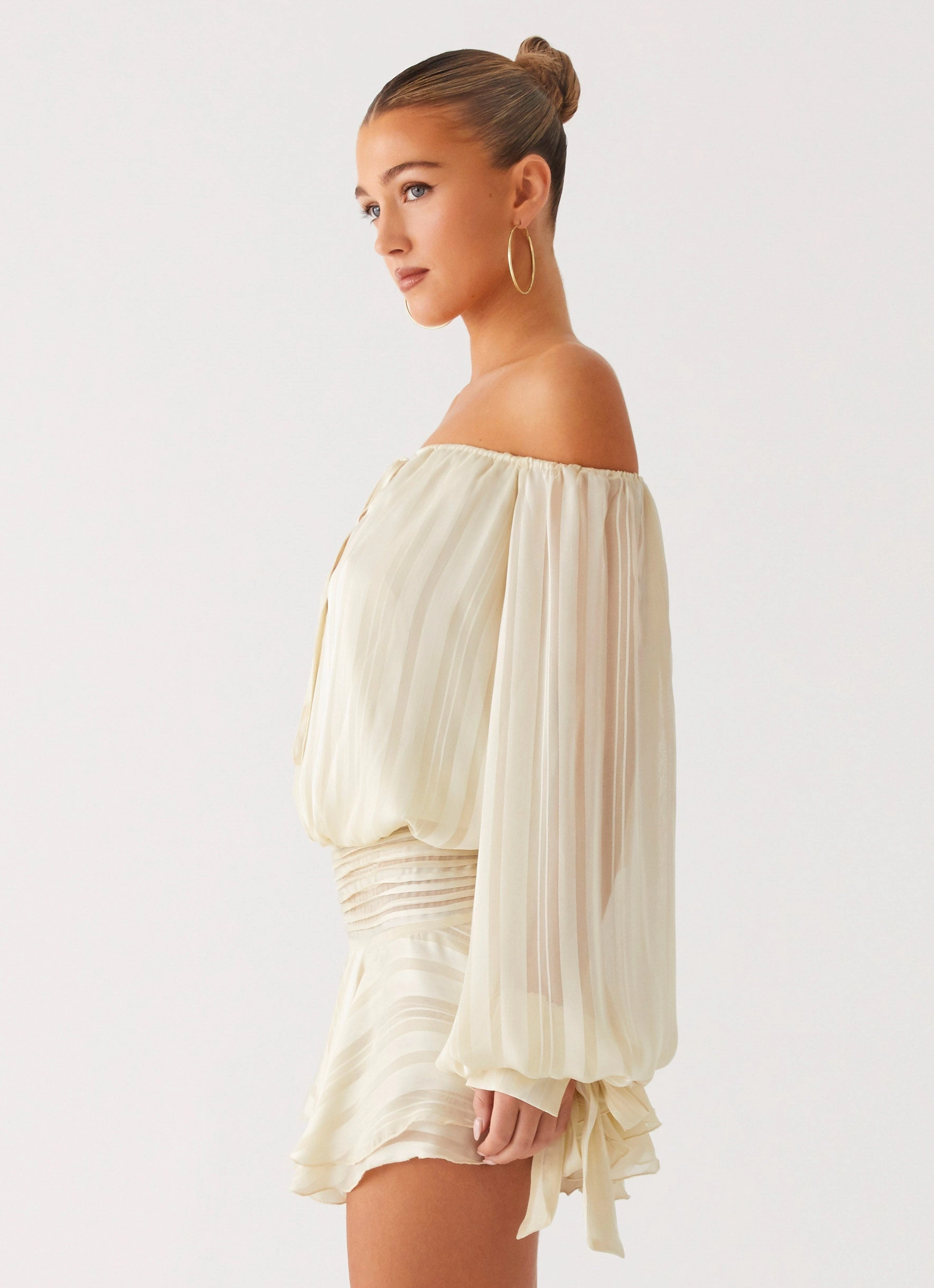 Chic Fit Wear Date night Eira Balloon Sleeve Mini Dress - Ivory