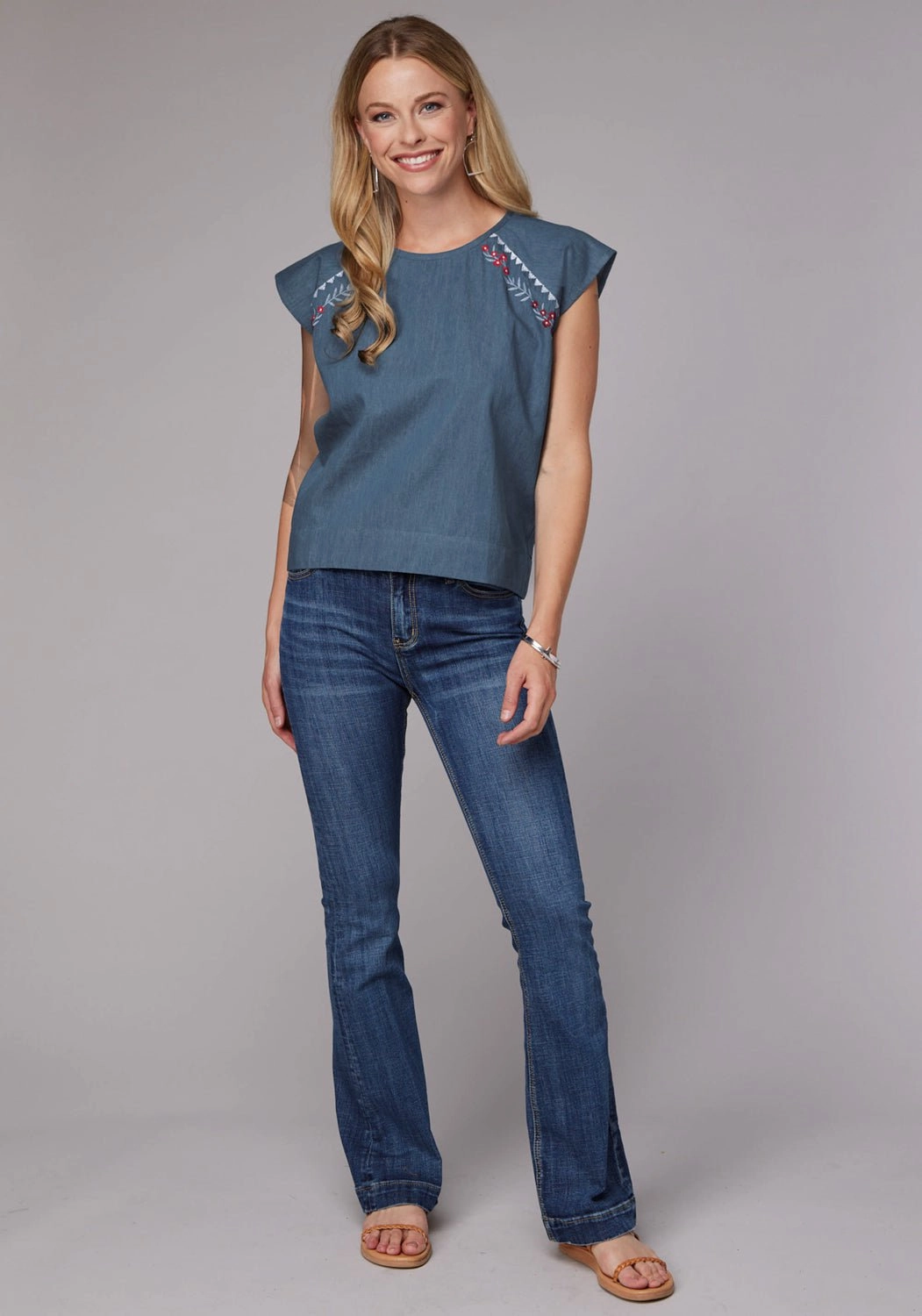 Stylish Appearance Roper Womens 2081 Embroidered Medium Blue 100% Cotton S/S Blouse