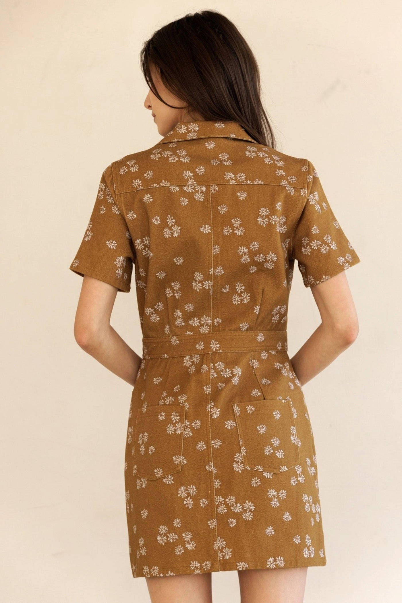 CALIE FLORAL SHIRT DRESS Soft Neutral Light Finish