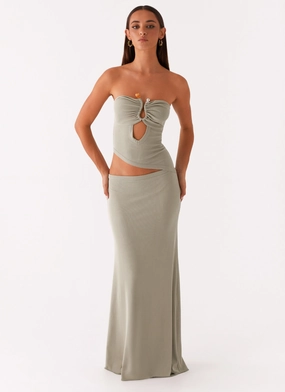 Wild Roses Maxi Dress - Sage Minimalist feel