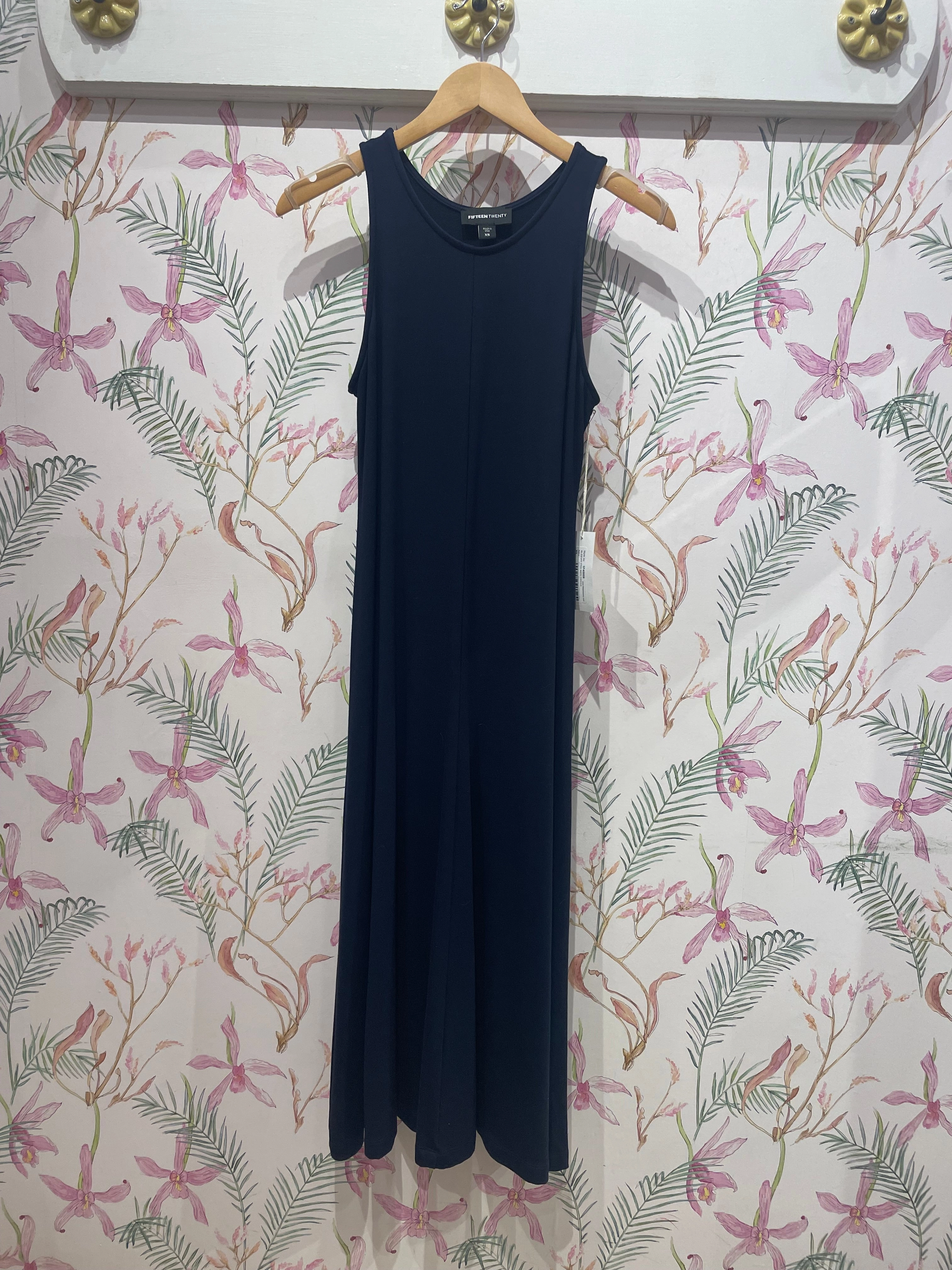 Lace Soft Sleeveless Midi Dress in Navy