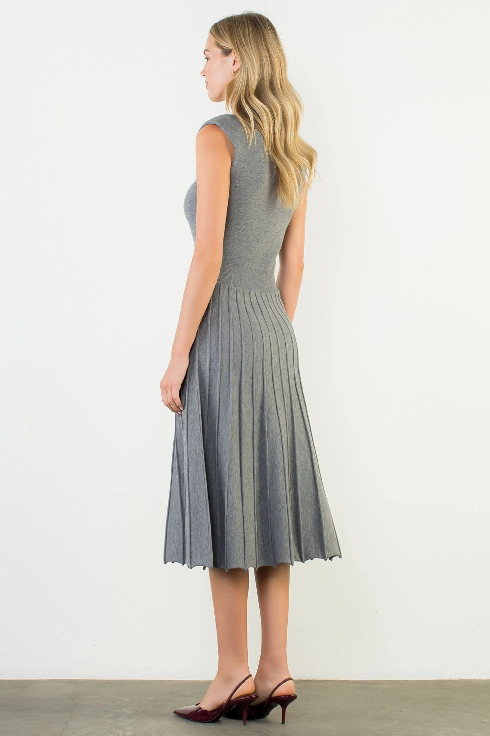 garden party Sleeveless Knit Maxi Dress in Heather Grey