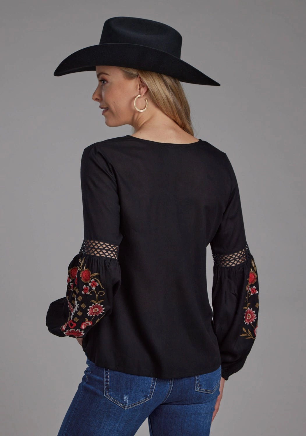 Loose style Roper Womens Floral Challis Black 100% Rayon L/S Tunic