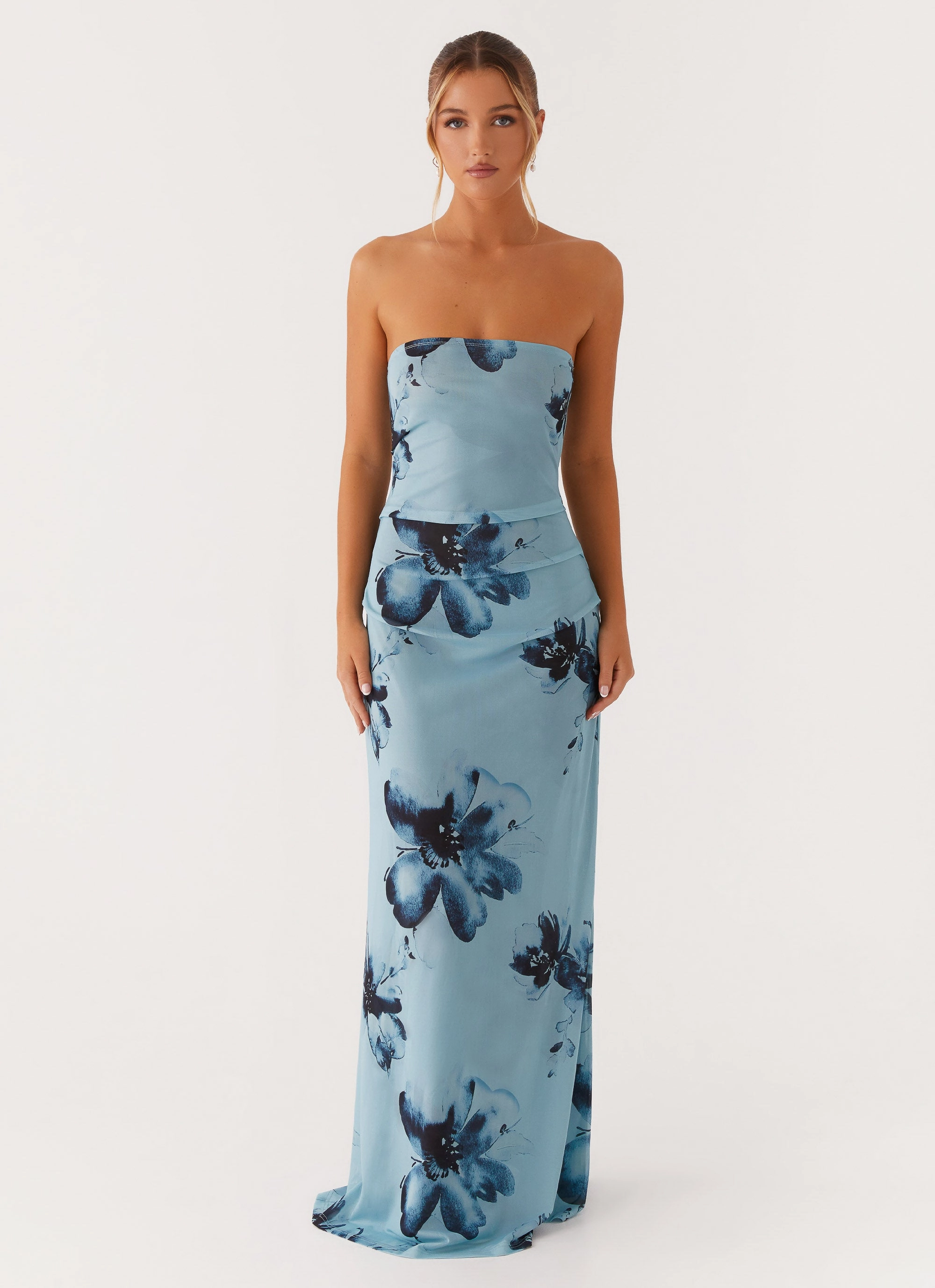 Casual Motion Refined Style Field Of Dreams Maxi Dress - Blue Black Floral