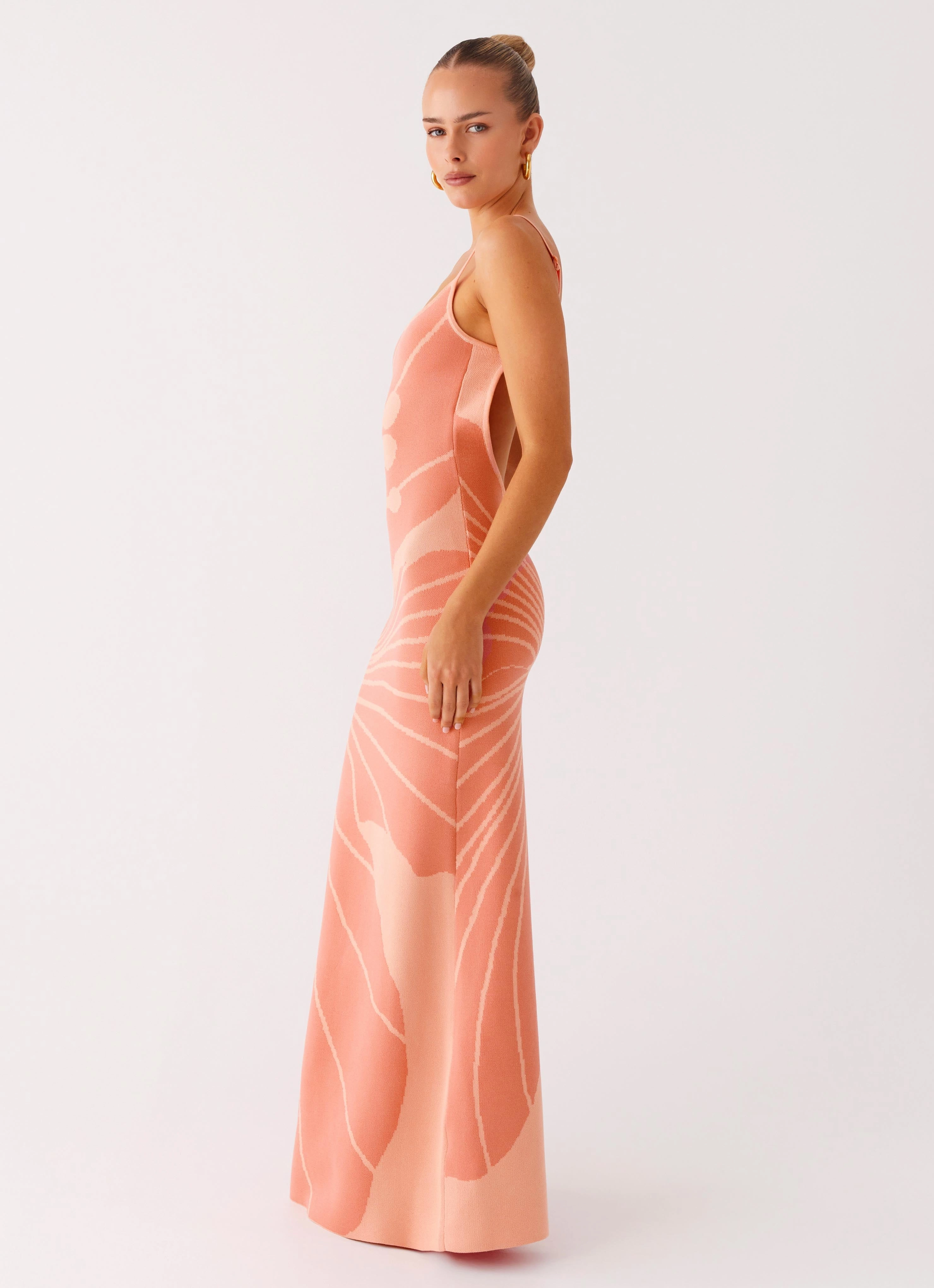 Subtle Elegance Bliss View Knit Maxi Dress - Peach