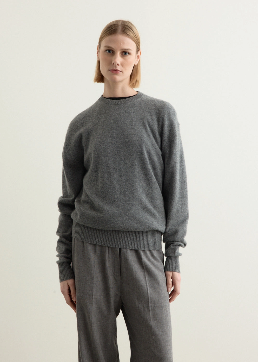 Lounge Outfit Classic Cashmere Crew Knit