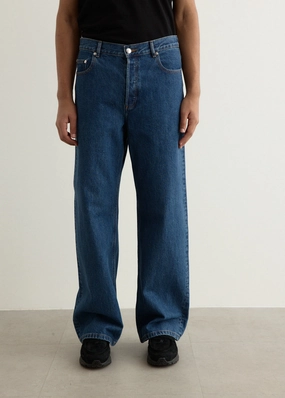 Minimalist Style Chill Outfit Softened Denim Material Classic Feel Aaron Jeans