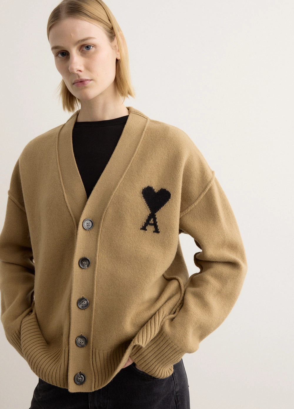 Casual Staple Weight Distribution System AMI De Coeur Cardigan