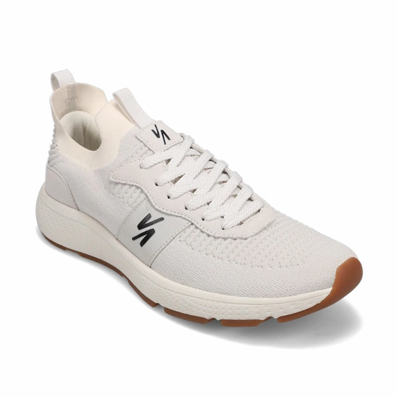 Men's Reign Vanilla/Black/Gum running in regional tracks shoes Removable