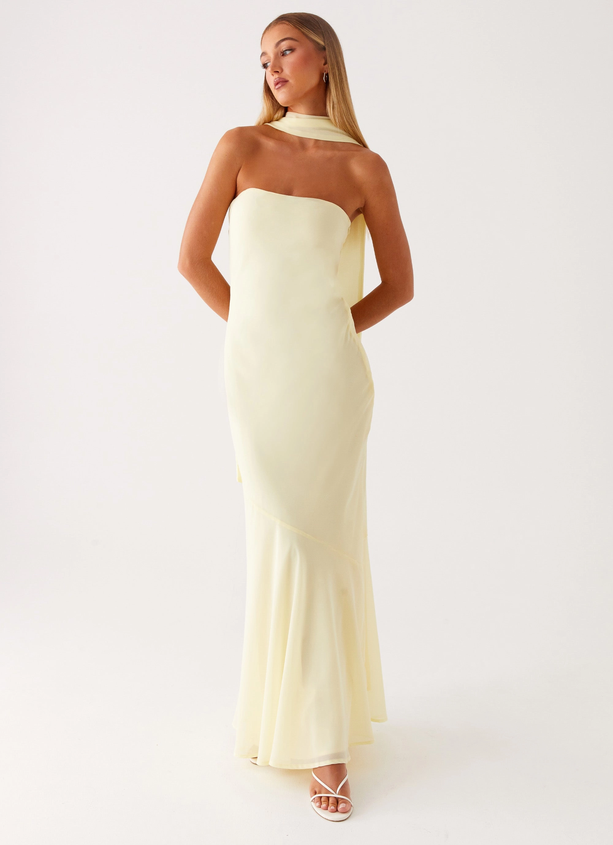 Neutral Aesthetic Smart Layering Under The Pagoda Maxi Dress - Yellow