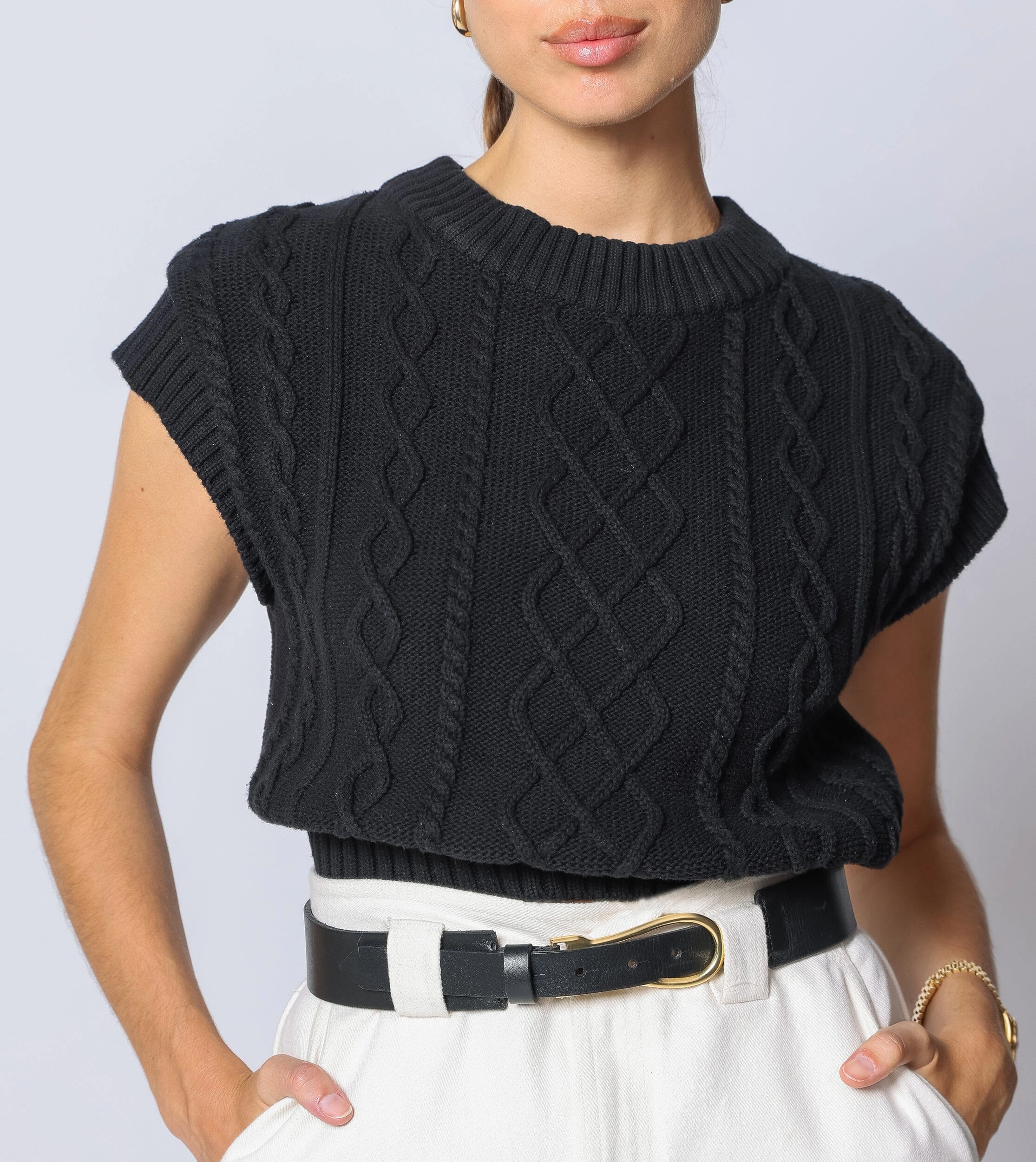 Snuggly Feel Gigi Cropped Sweater Vest | Black