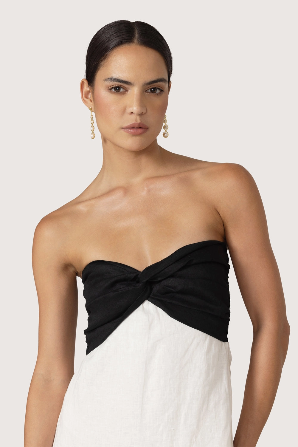 Timeless Line Guest Shine Melody Linen Maxi Dress in White Black