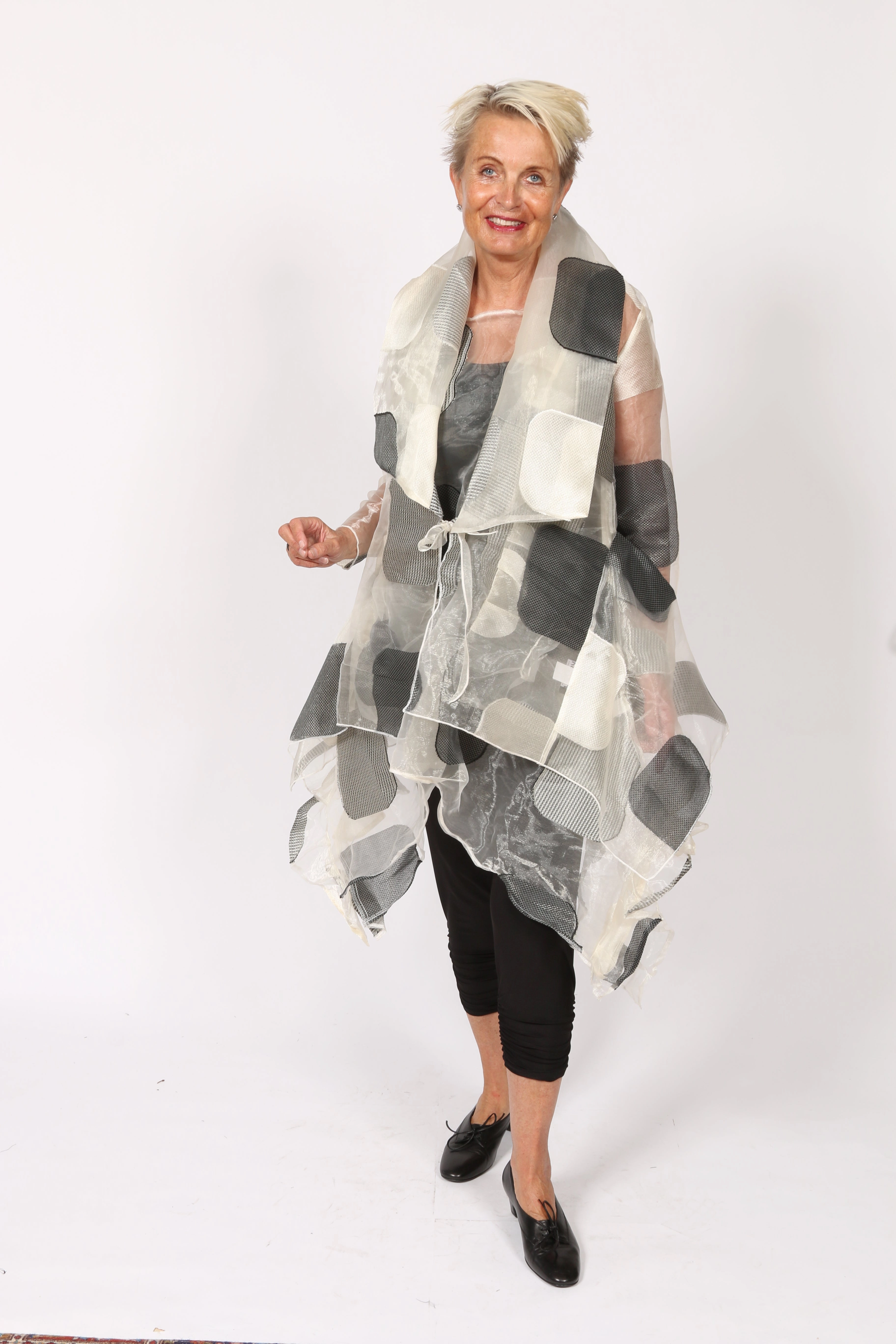 Glow In Dark Accents Crisp Walk Look Cijmariam