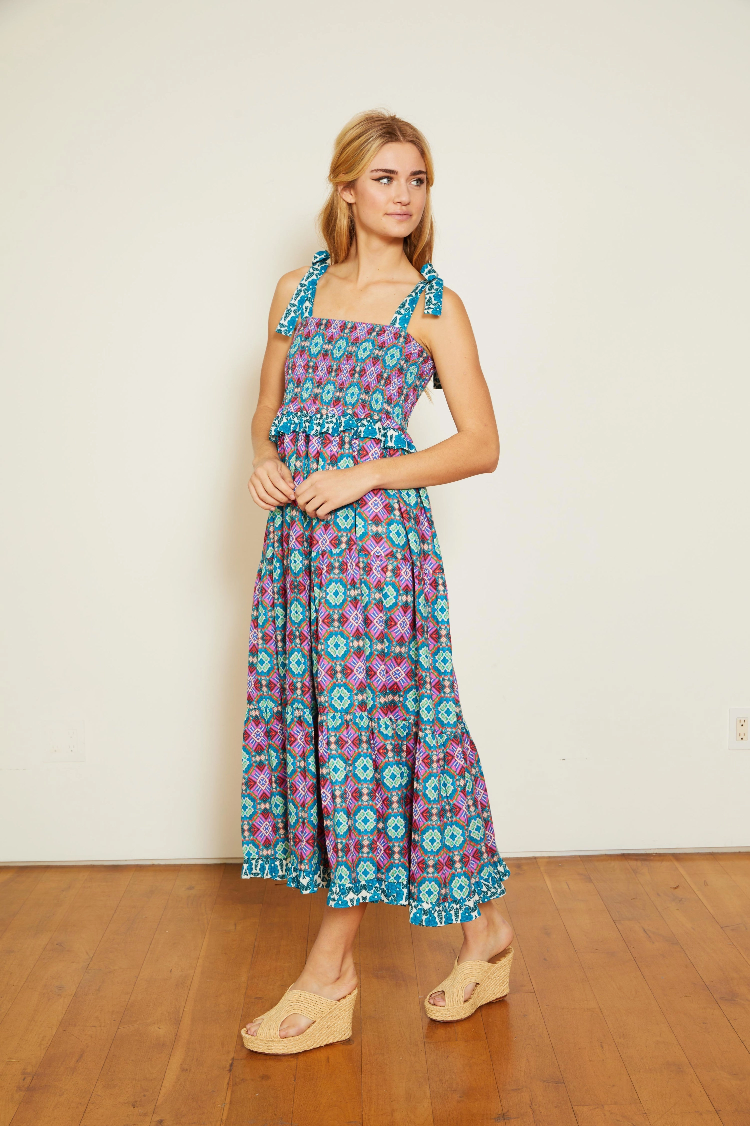SmoothEdgeFinish Minimal Curve Delphine Dress in Kaleidoscope Batik