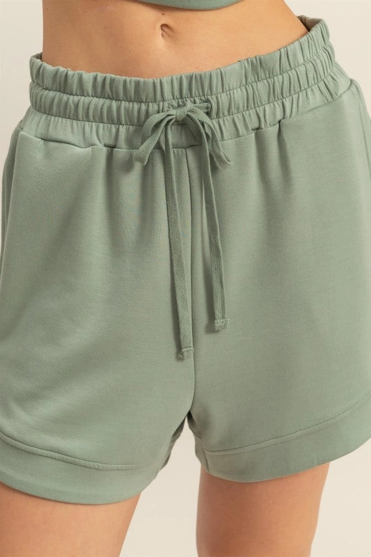 Sleek Waistband Solstice Elasticized Waist Loose Sweat Shorts