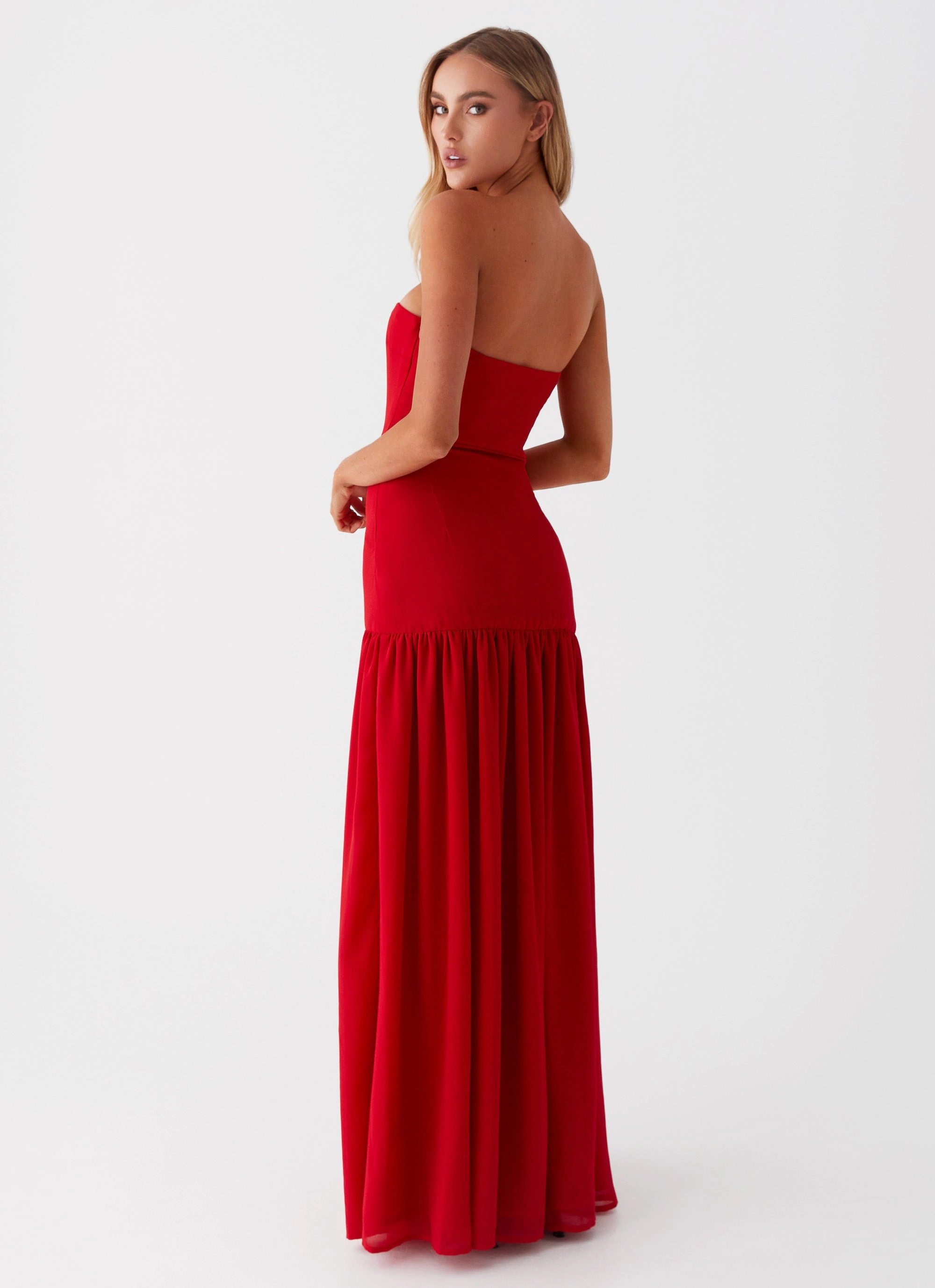 Feminine Design Relaxed Wear Eden Strapless Maxi Dress - Red
