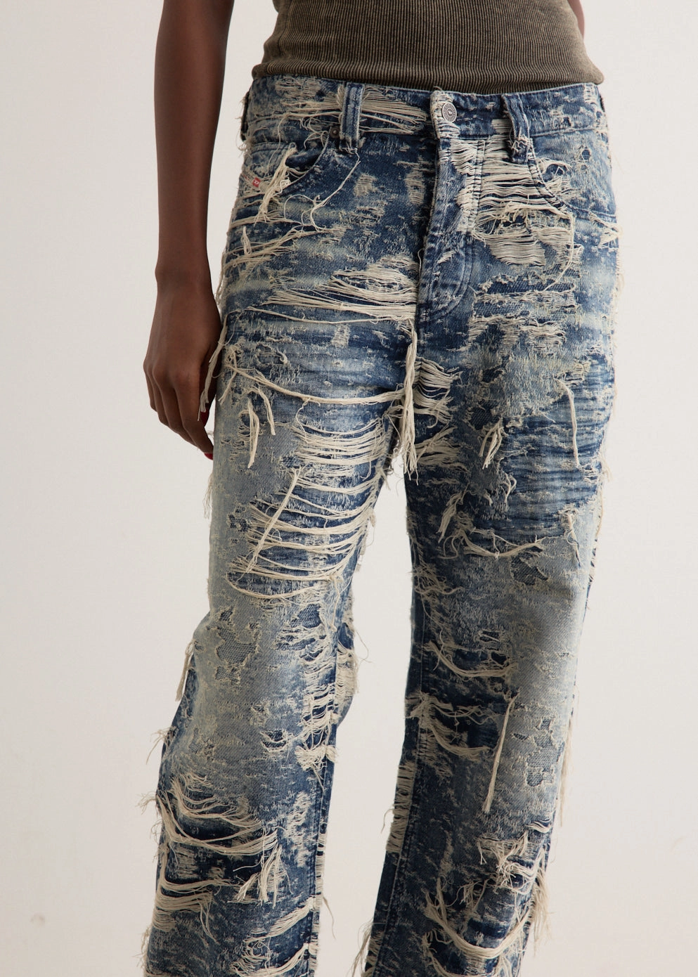 Softened Texture Effortless Style 1988 D-Ark Jeans
