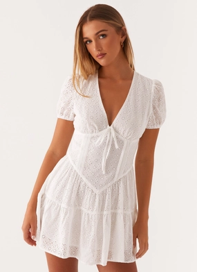 Chic and Flattering Sweetness Mini Dress - White