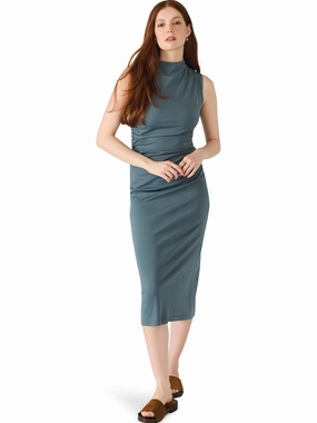 Relaxed and Elegant Calm Fit Mo Dress in Cloud Grey