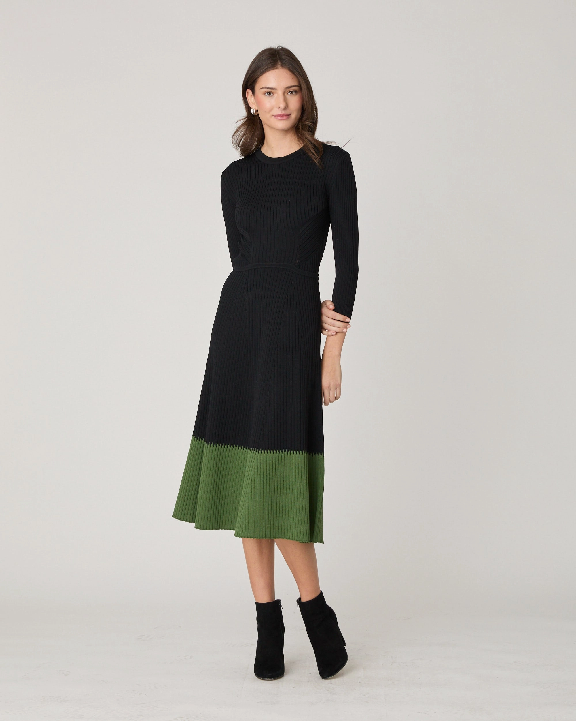 Saturated Hue Pine Knit Dress in Jet/Green