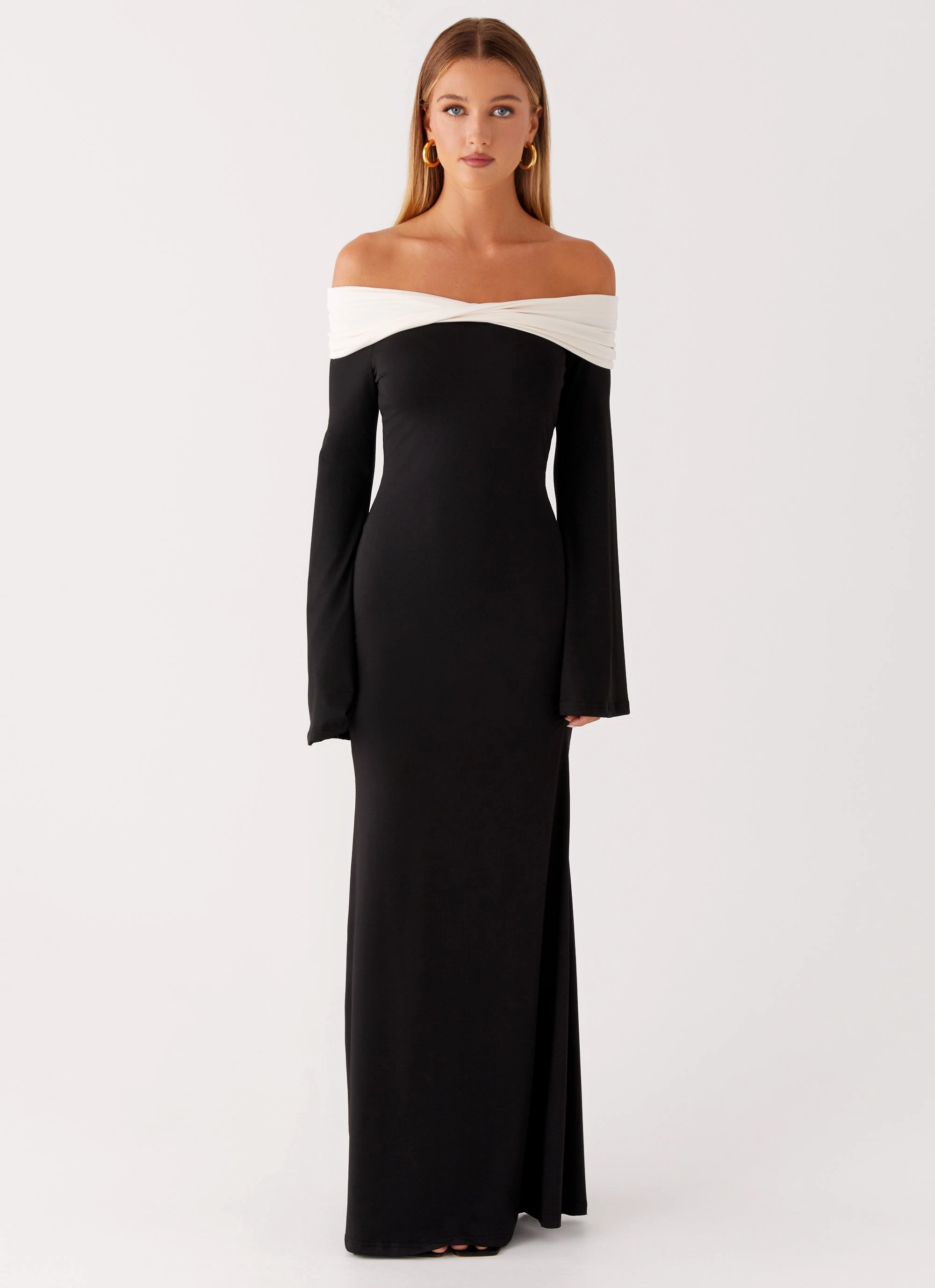 Flattering and Effortless Hits Different Long Sleeve Maxi Dress - Black