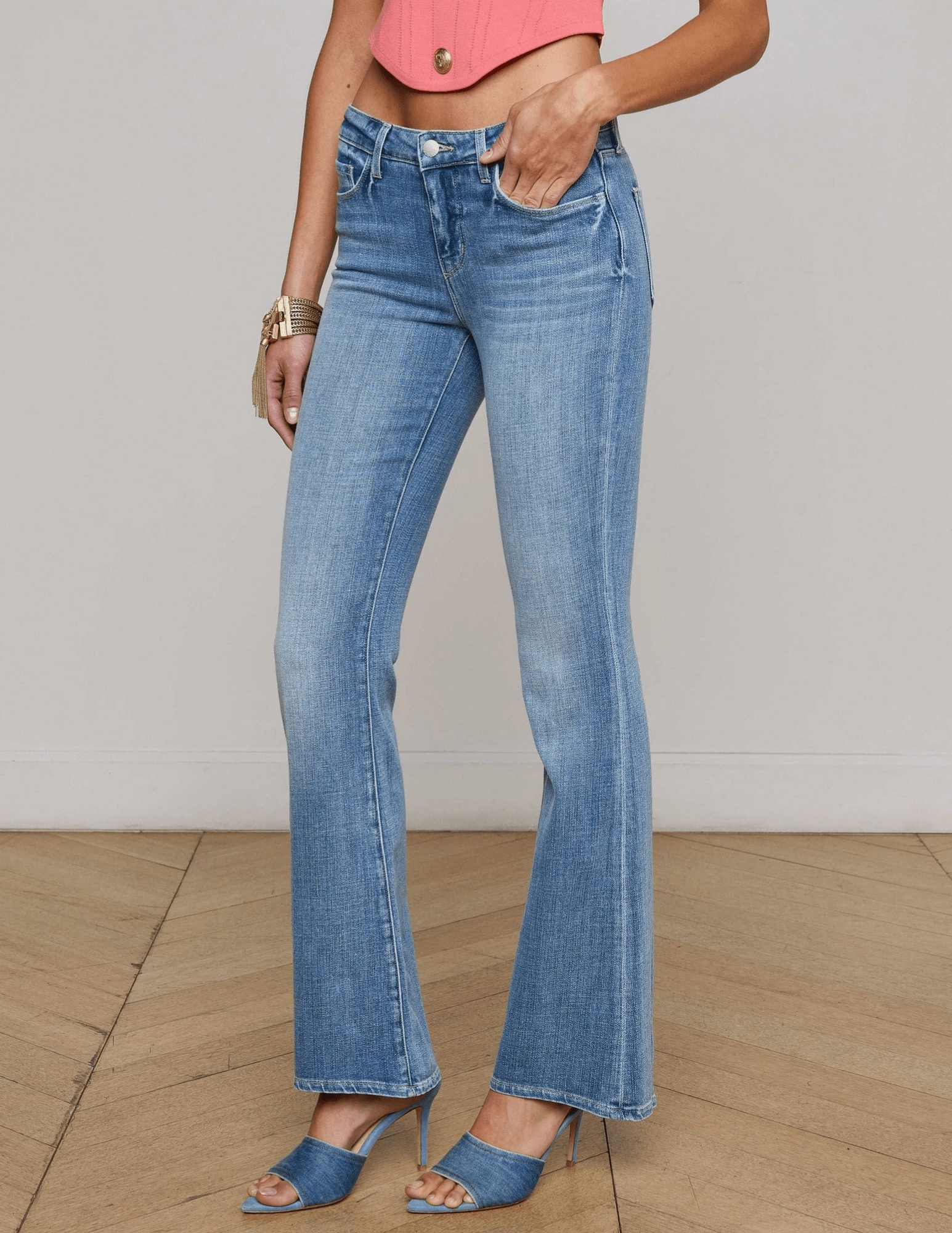 Trend Friendly Multi Purpose Pockets L'AGENCE Cara Low-Rise Bootcut Jeans in Ibarra