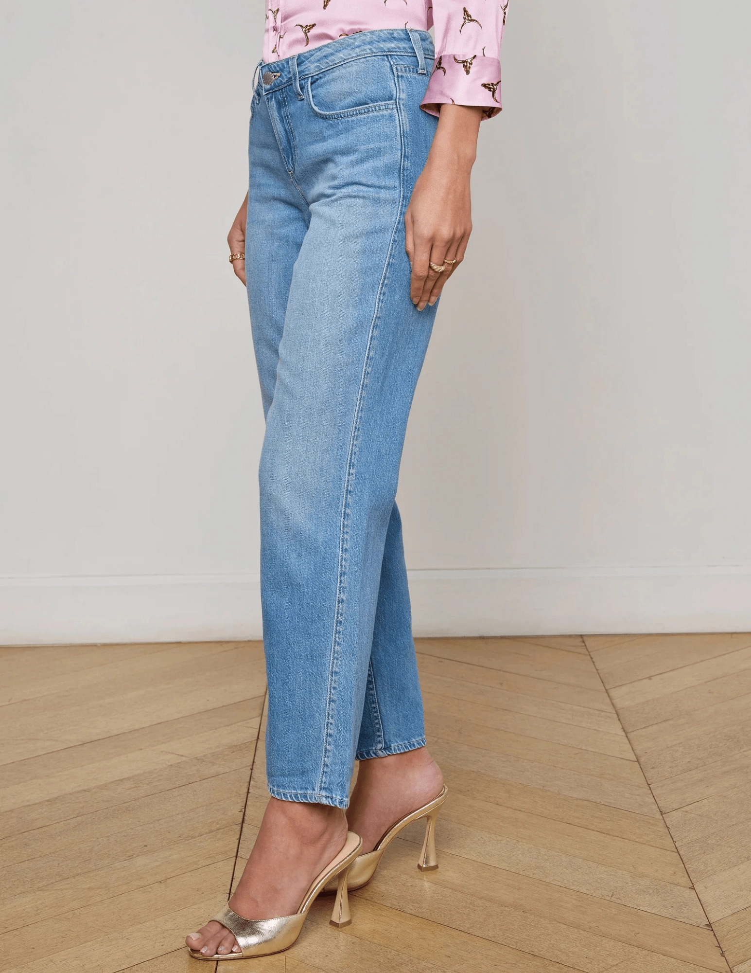 Wear It All Brunch Outfit Trend Setter L'AGENCE Nevia Low Rise Slouch Jeans in Caster