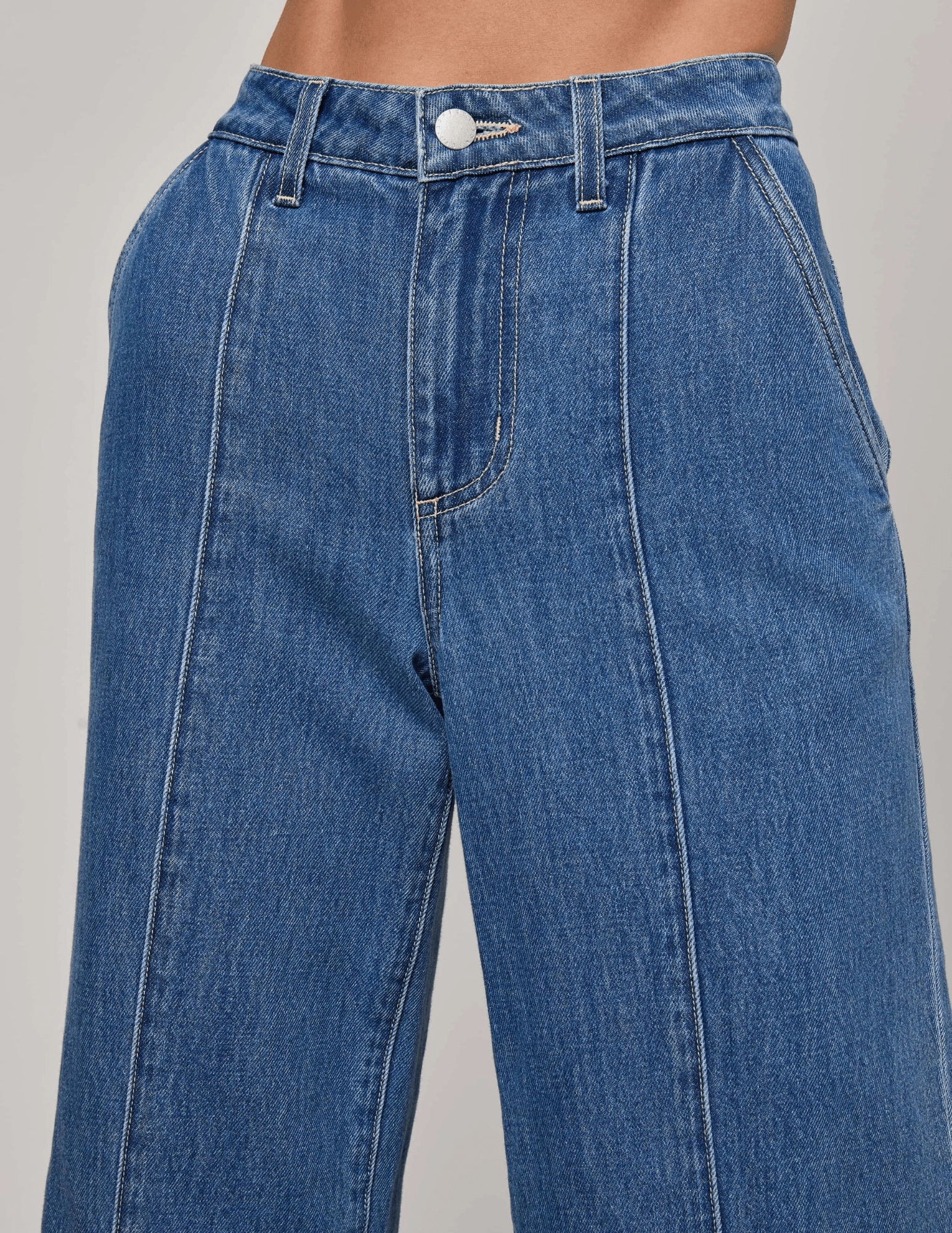 L'AGENCE Zara High Rise Rodeo Jeans in Memphis Non Irritating Inner Lining Flexible Design