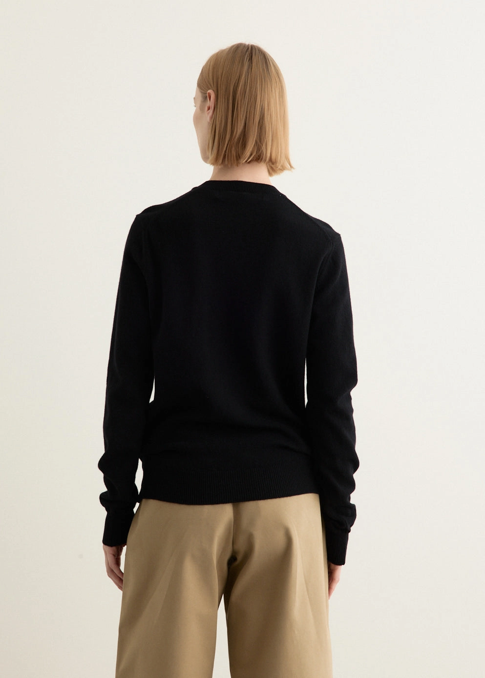 Durable Reinforced Hems Hypoallergenic Yarn Red Emblem Heart Round Neck Cardigan