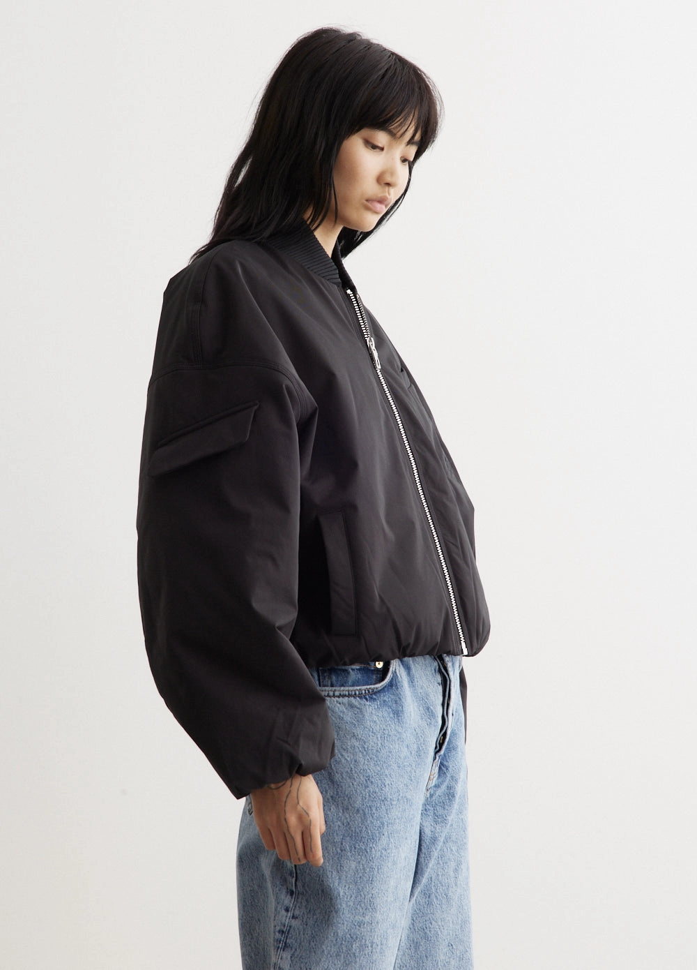 Flexible Shoulder Design SoftshellTexture Light Twill Oversized Short Bomber Jacket