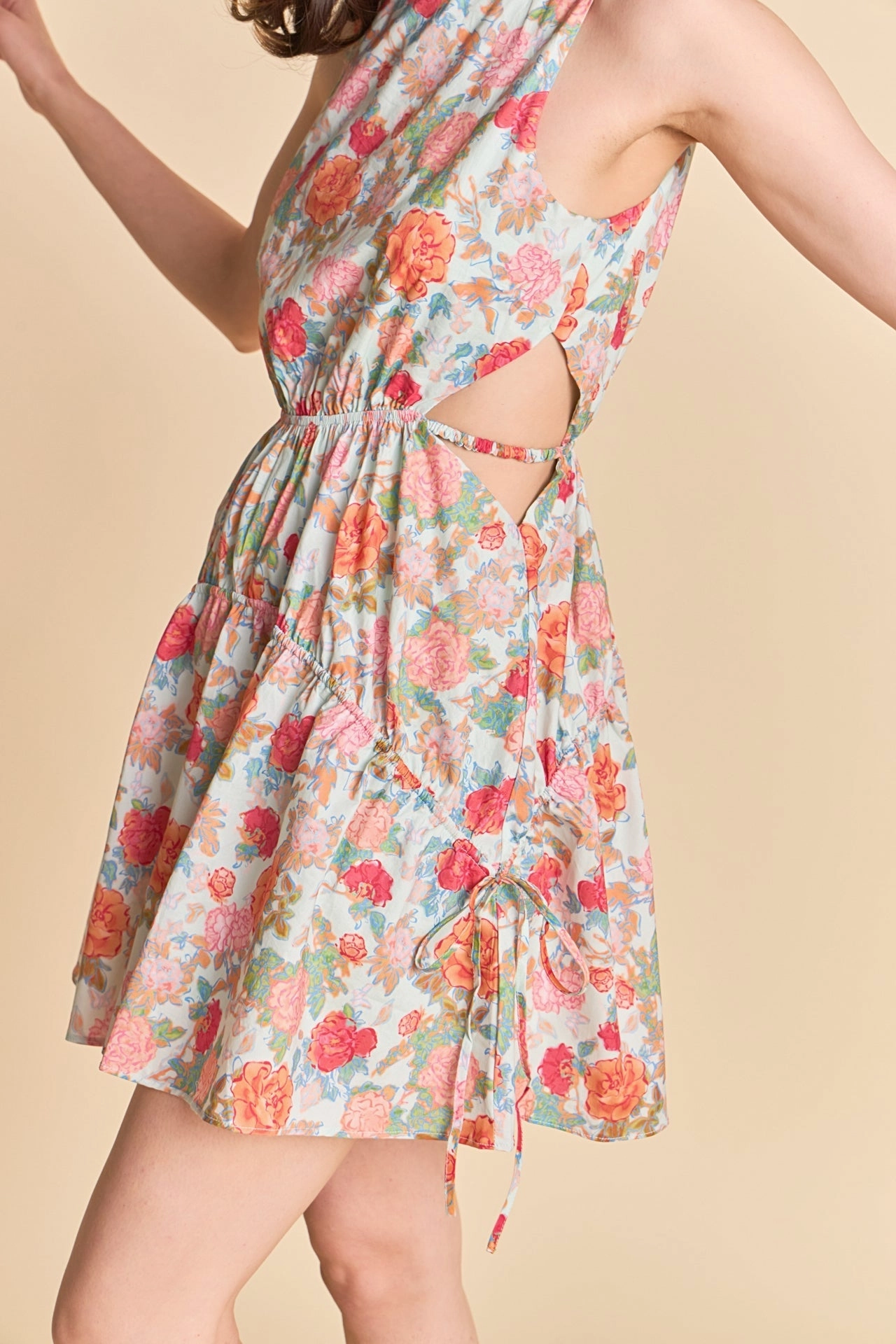 Youthful Style FLORAL PRINT CUT OUT MINI DRESS