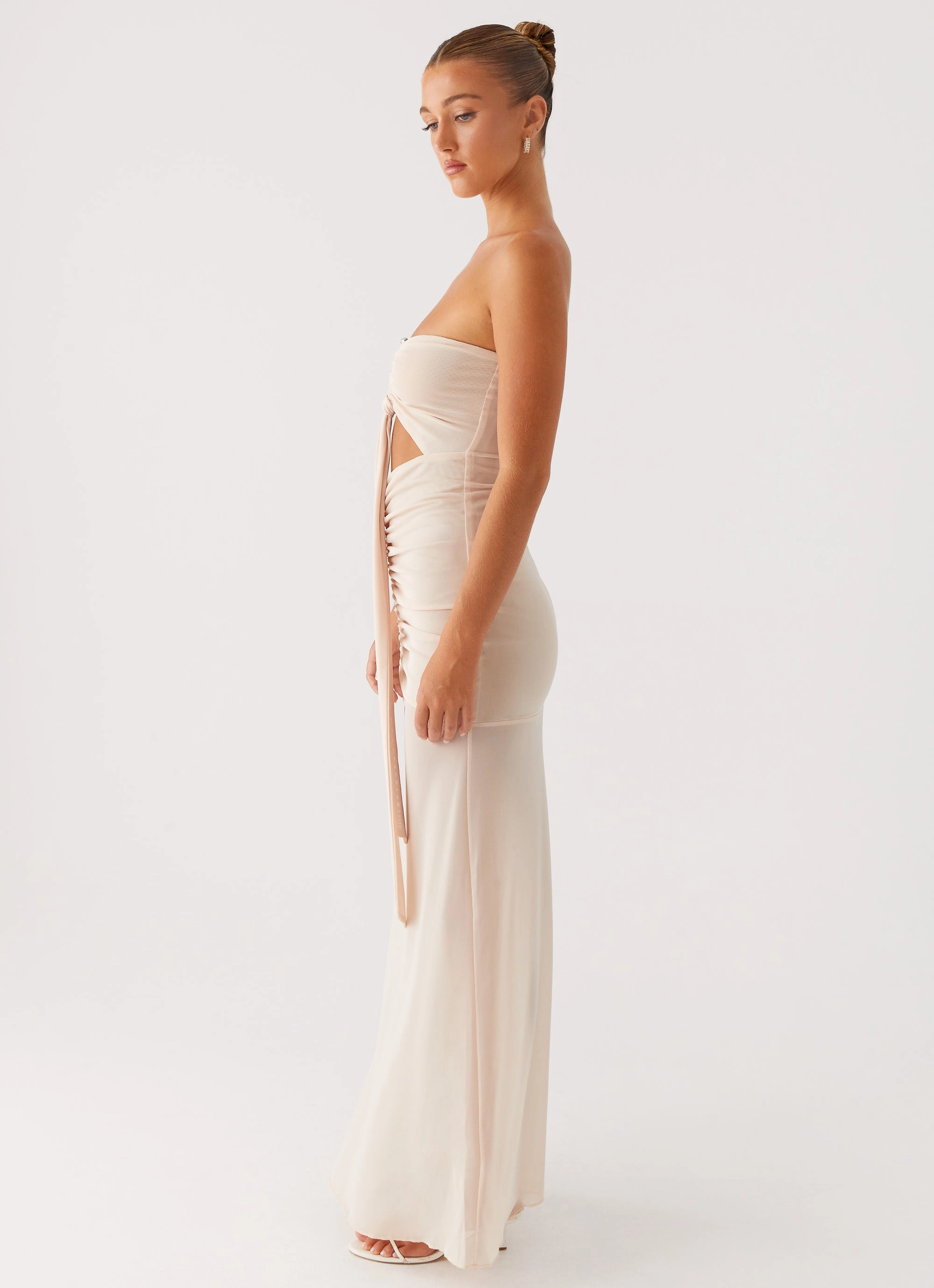 Lovie Maxi Dress - Beige Subtle Elegance
