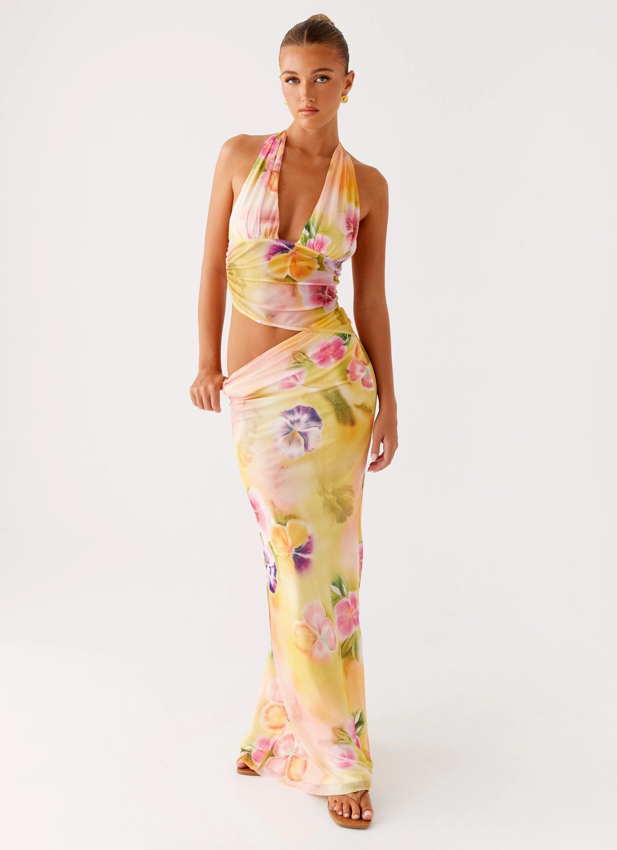 Bold Fashion Chic Ensemble Main Act Halter Maxi Dress - Sunburst Floral