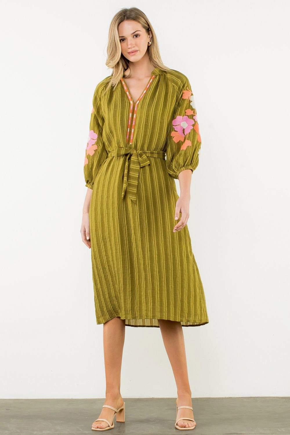 Lightweight Fabric Embroidered Puff Sleeve Maxi Dress in Green