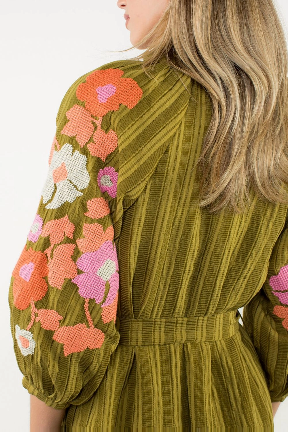 Embroidered Puff Sleeve Maxi Dress in Green Minimal Harmony Effortless Touch