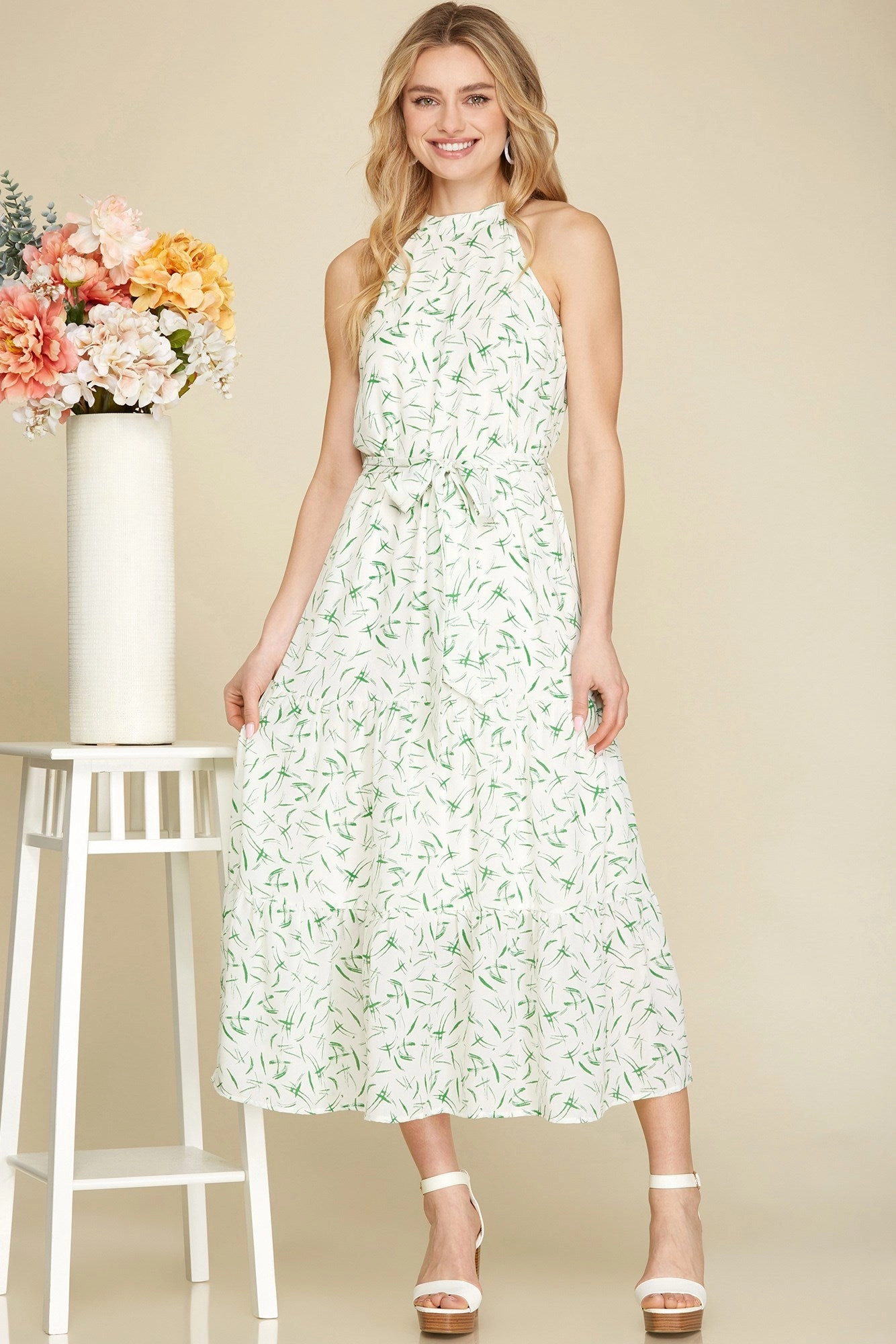 MIRANDA FLORAL DRESS Calm Aesthetic