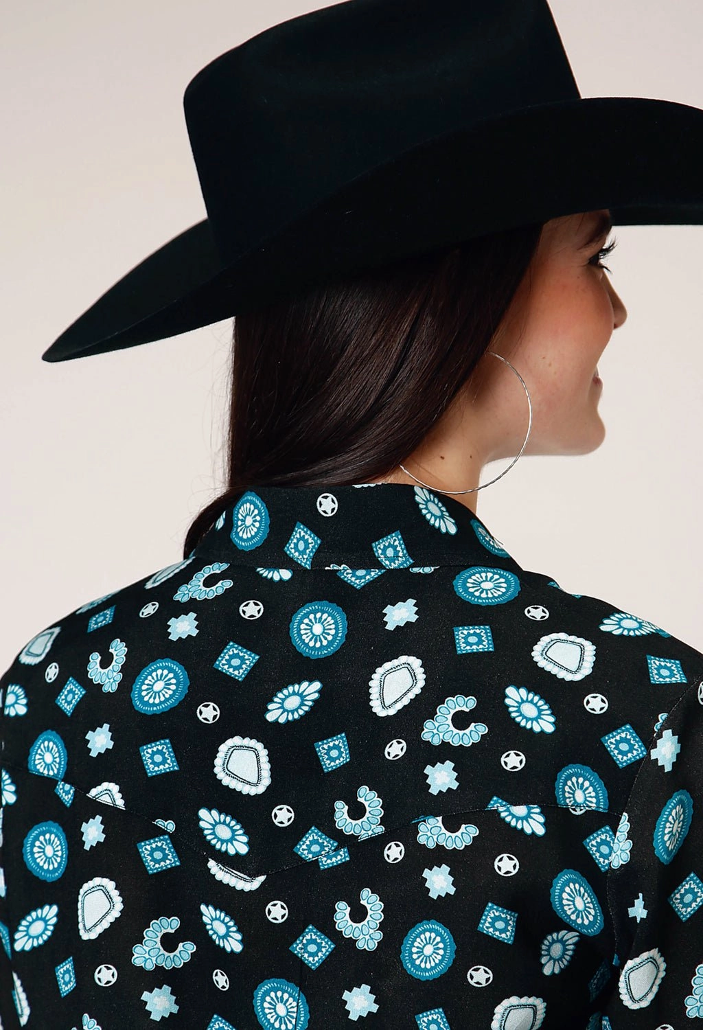 Wardrobe Staple Sustainable Dye Process Roper Womens Jewelry Boyfriend Black 100% Rayon L/S Blouse