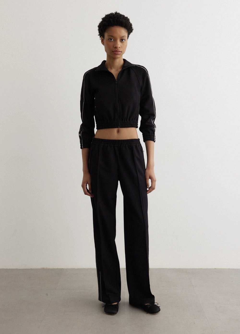 Logo Tape Cropped Track Jacket MultiAngleVentilation ScratchResistant Zippers