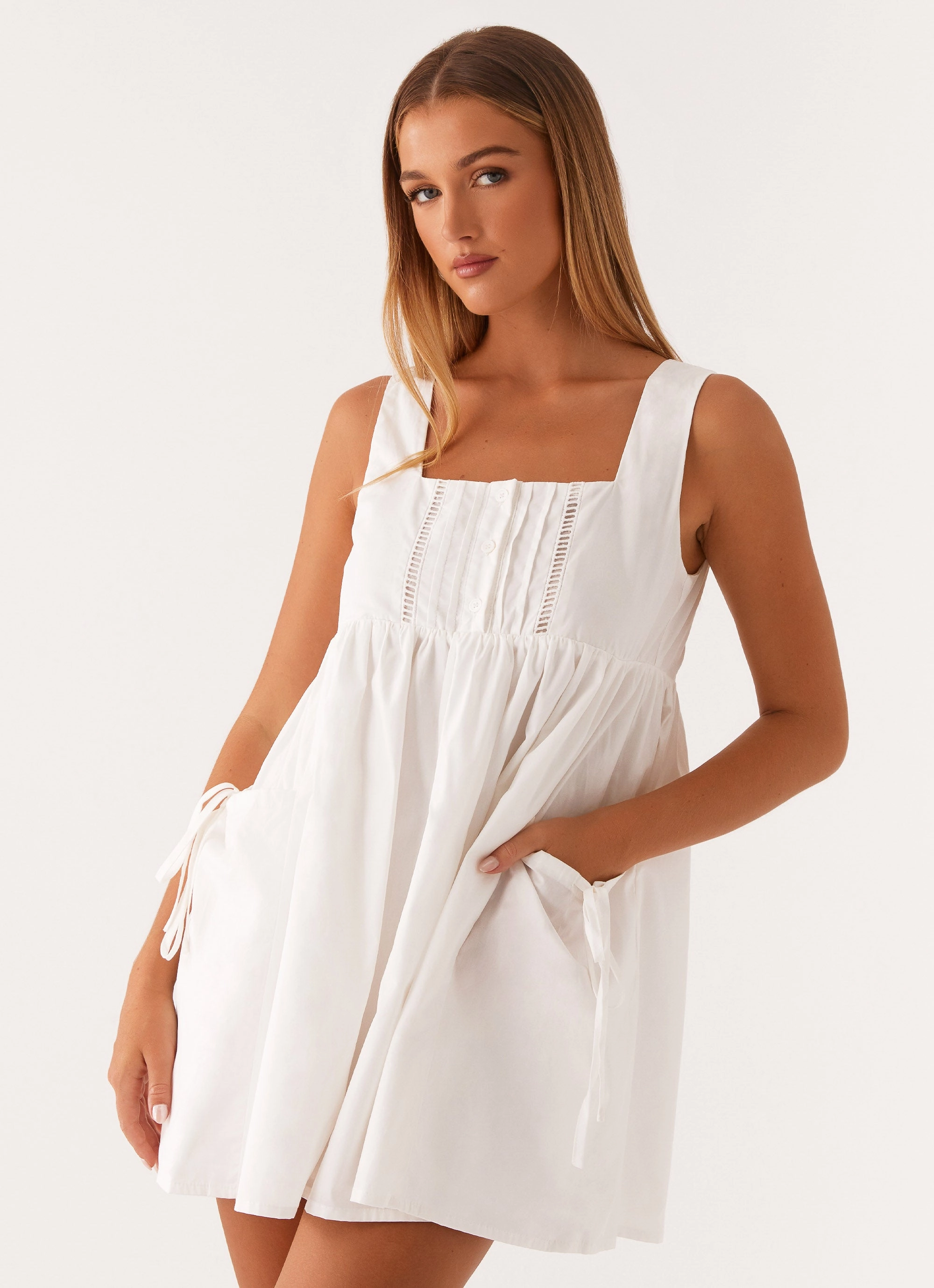 Ottoline Babydoll Mini Dress - White Basic Mood