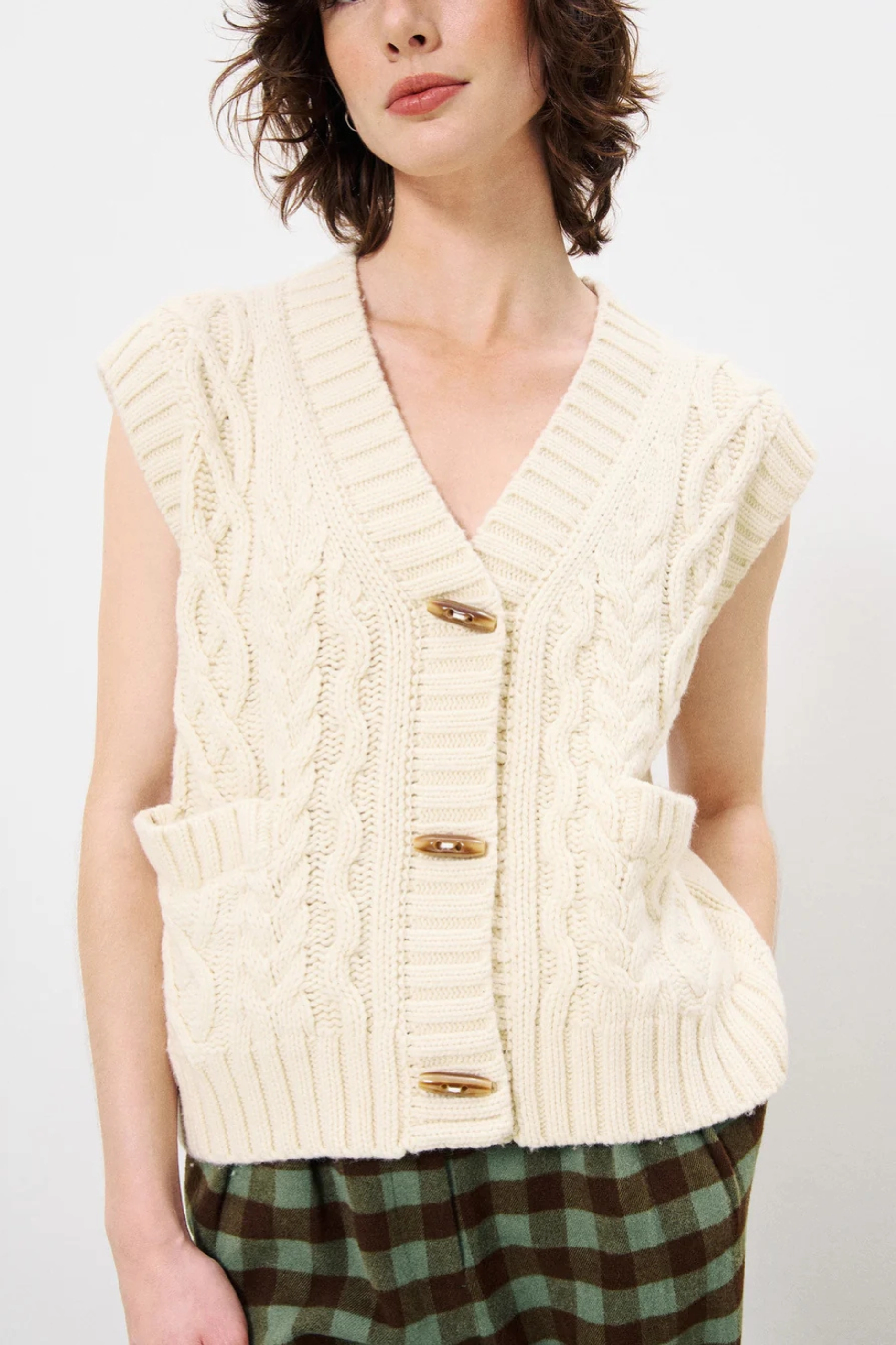 FRNCH Medea Sweater Vest Snug Fit Knit Flexible Drop Shoulder