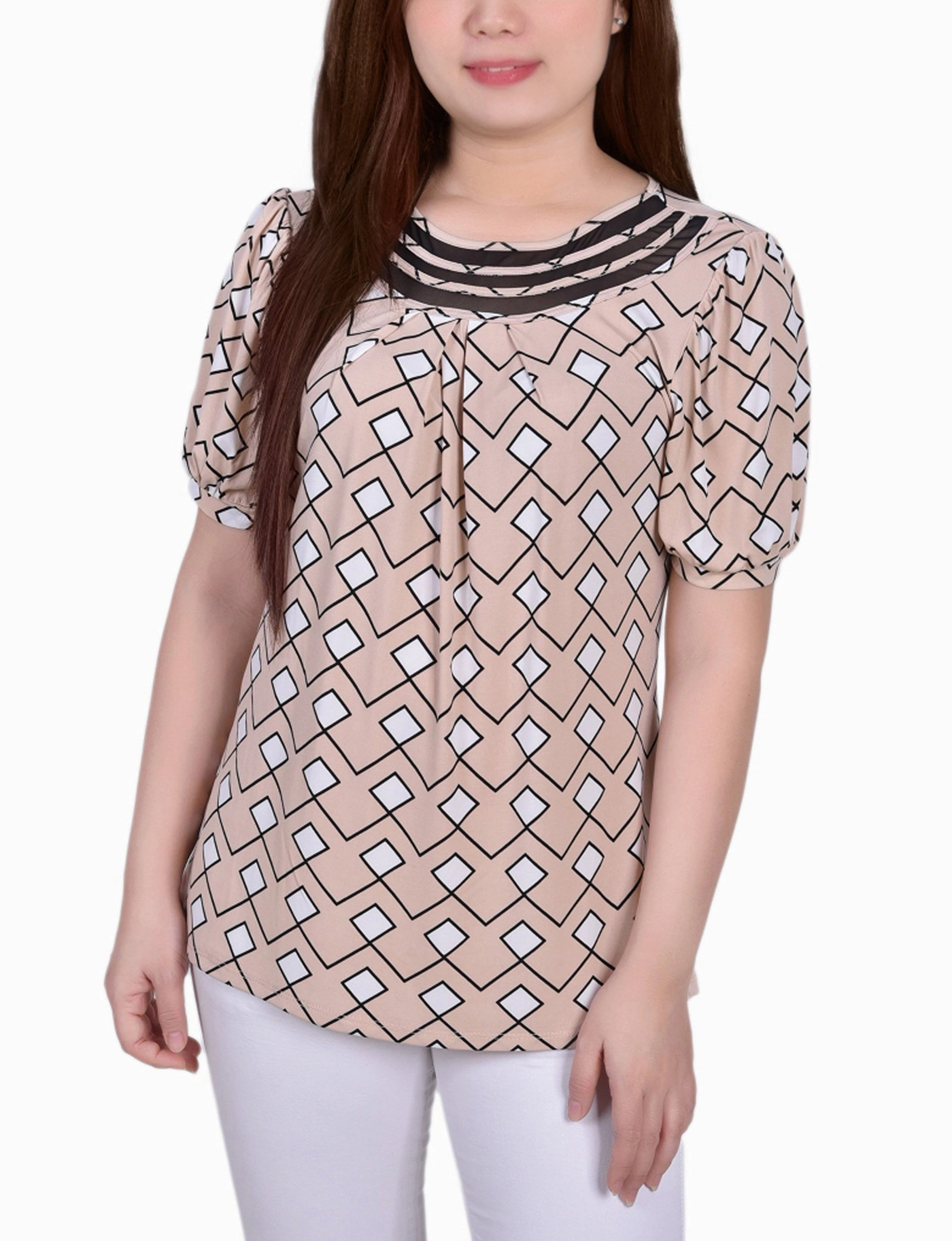 Petite Short Puff Sleeve Mesh Inset Top Relaxed Outfit