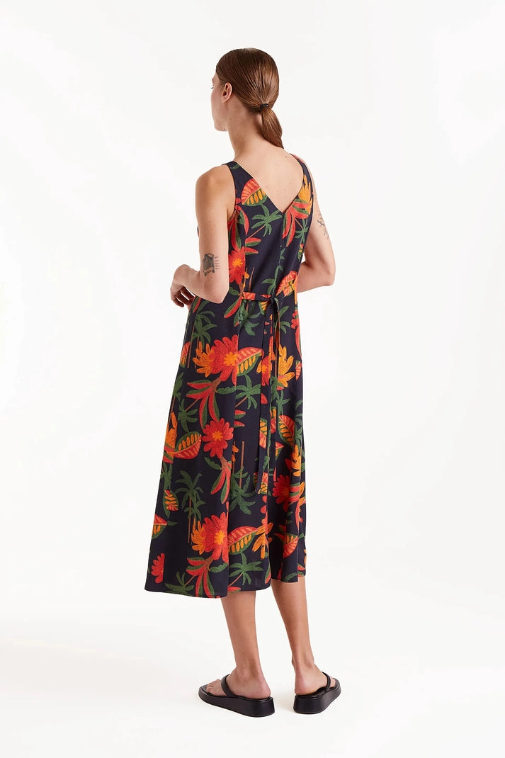 Famora Print Midi Dress in Black soft fit