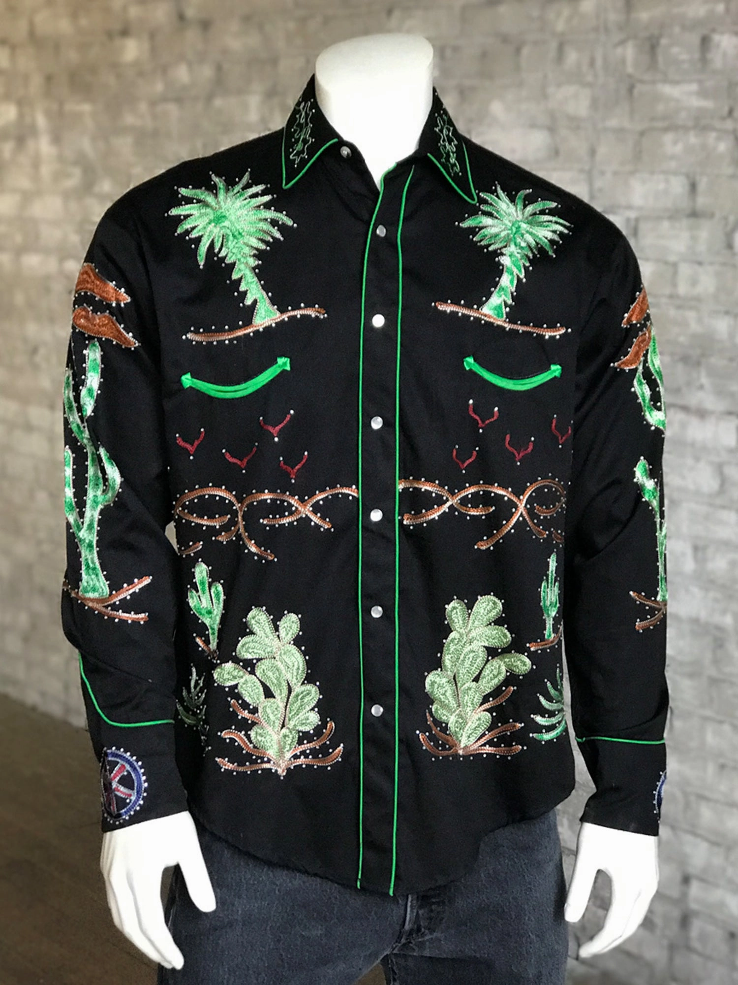 Wrinkle Resistant Finish Rockmount Mens Porter Wagoner Embroidered Black 100% Cotton L/S Shirt