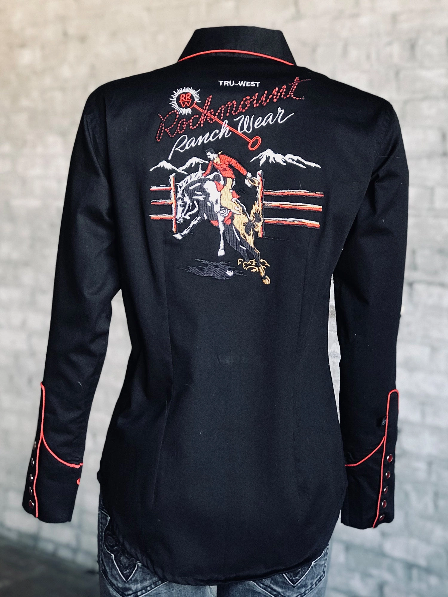 Rockmount Womens Black 100% Cotton Bronc Embroidered Western L/S Shirt Sustainable production Smart Look