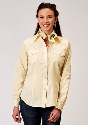 Versatile Styling Roper Womens 1985 Solid Broadcloth Warm Ecru Cotton Blend L/S Shirt