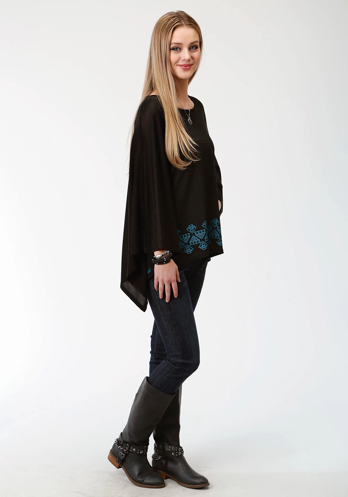 Winter Essentials Chic Knit Roper Womens Black/Blue Polyester Hankerchief Sweater